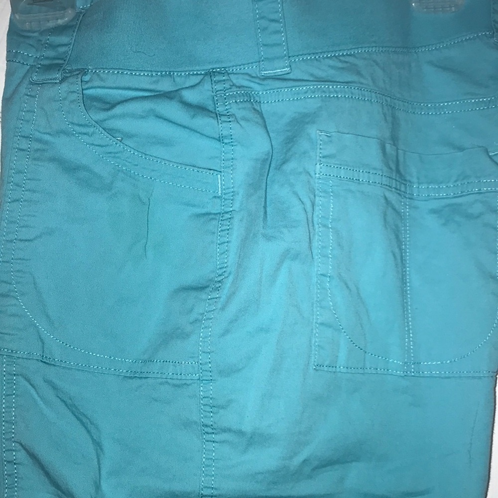 Capris - Picture 3 of 8